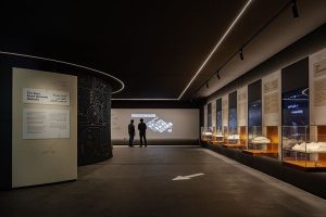 如何通過互聯網博物館的交互設計，有效展現數字時代的發展脈絡？
