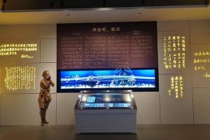 如何巧妙地借助雙屏聯動技術，實現展示手段的多樣化與創新？